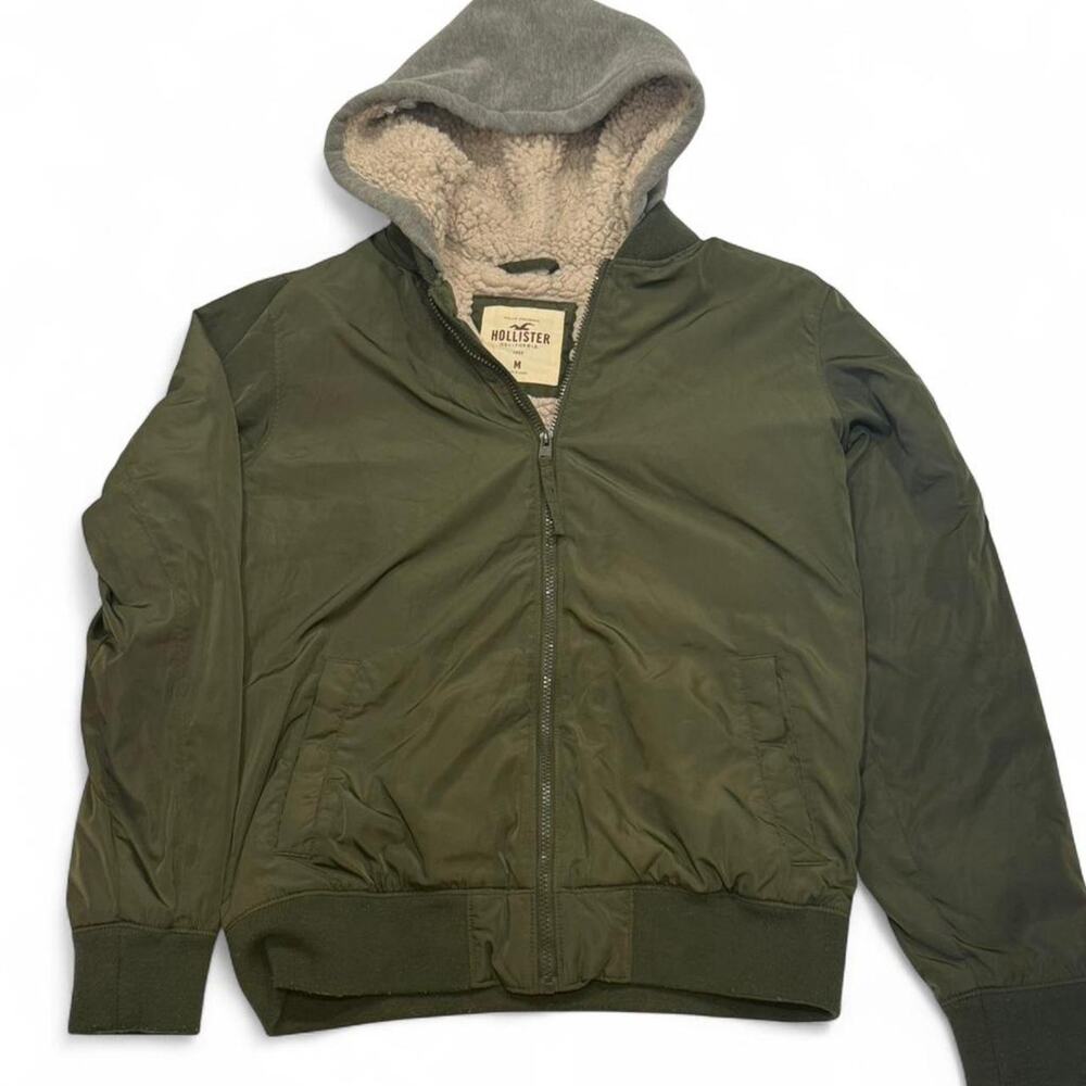 Hollister sherpa lined hooded bomber